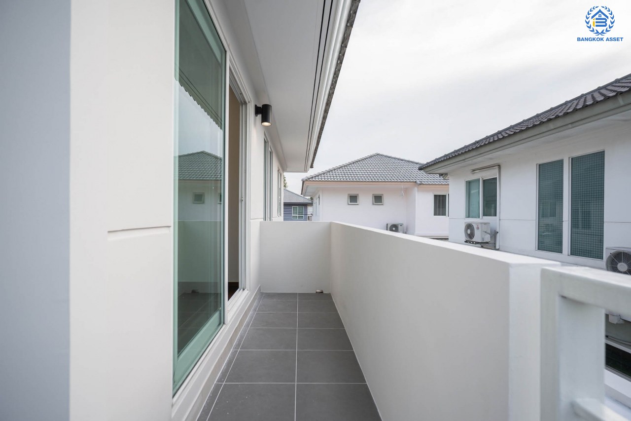 บ้านมือสองตกแต่งใหม่ คุณภาพแบรนด์ LH โครงการ ชัยพฤกษ์ ราชพฤกษ์-แจ้งวัฒนะ เนื้อที่ 50.1 ตร.ว. ฟังก์ชัน 3 ห้องนอน 2 ห้องน้ำ 2 ที่จอดรถ ภายในตกแต่งหรูหรา บนทำเลศักยภาพติดถนนราชพฤกษ์ เชื่อมสู่แจ้งวัฒนะได้อย่างรวดเร็ว ใกล้รถไฟฟ้าสายสีชมพู "ปากเกร็ด" จุดขึ้นทางด่วน "แจ้งวัฒนะ" โรบินสัน ไลฟ์สไตล์ ราชพฤกษ์ และ โลตัส นอร์ธราชพฤกษ์